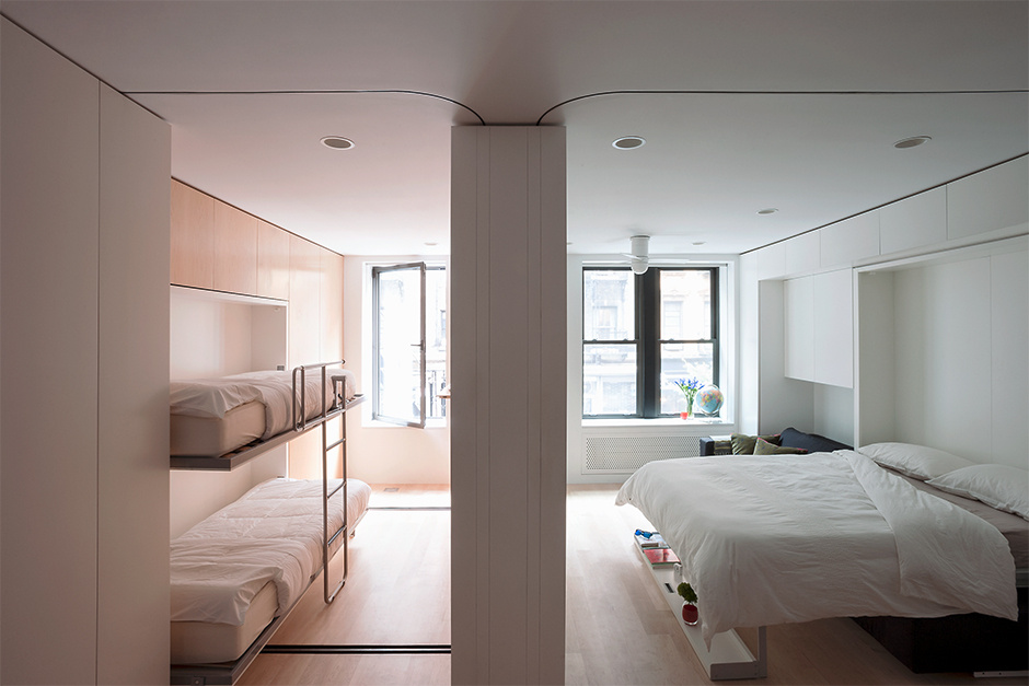 Интерьер дома Грэхема Хилла доказывает: правильно подобранная мебель и планировка позволяют комфортно жить на 39 кв. м<br>