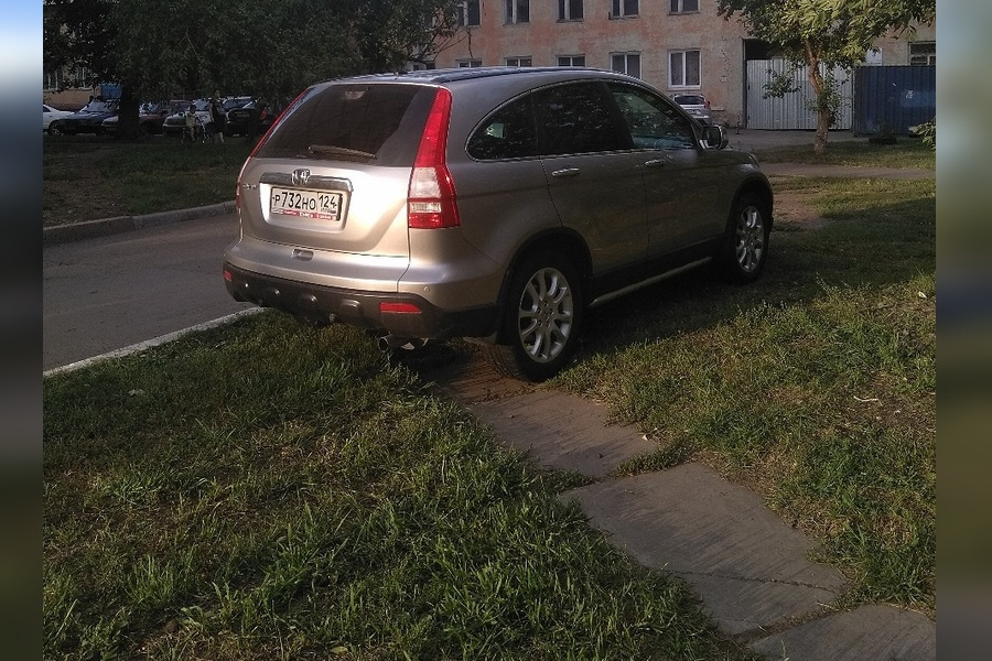 Улица Юности, автор: Ксюша Зарьянова Улица Юности, автор: Ксюша Зарьянова