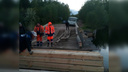 «Точных сроков нет»: на ремонт разрушенного на 29-м Лесозаводе моста уйдет не менее двух суток
