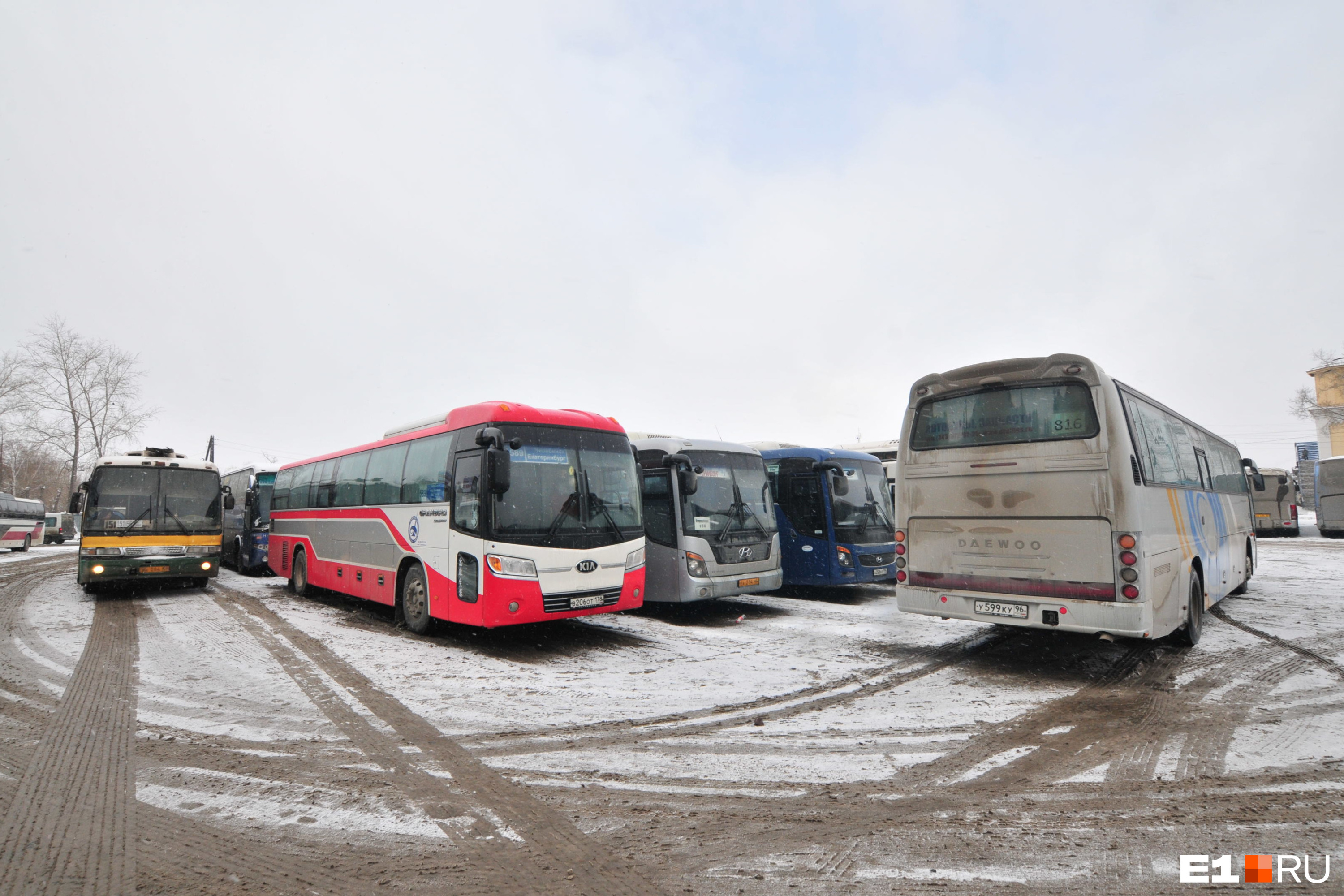 Автобусы екатеринбурга северный. Северный автовокзал Екатеринбург автобусы. Автобус Екатеринбург Пермь. Автобус Екатеринбург Тюмень. Автовокзал Сургут внутри.