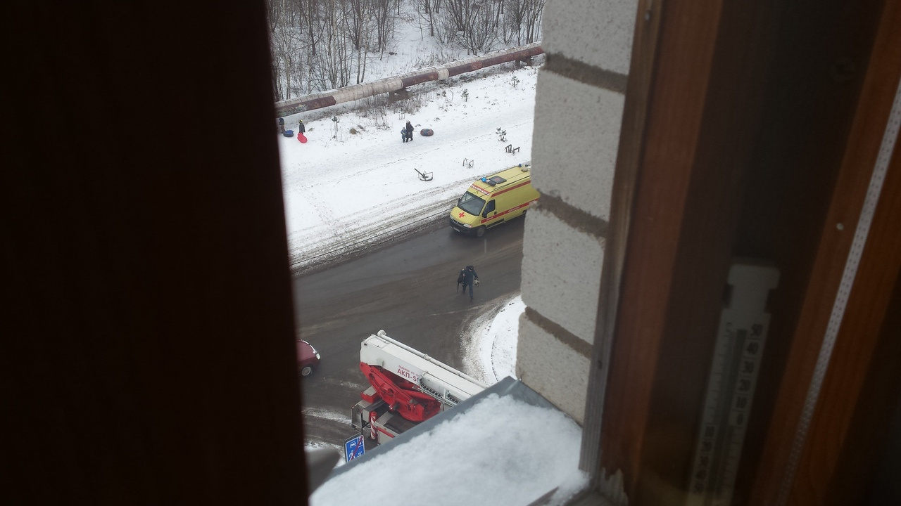 На место выехала и скорая помощь На место выехала и скорая помощь