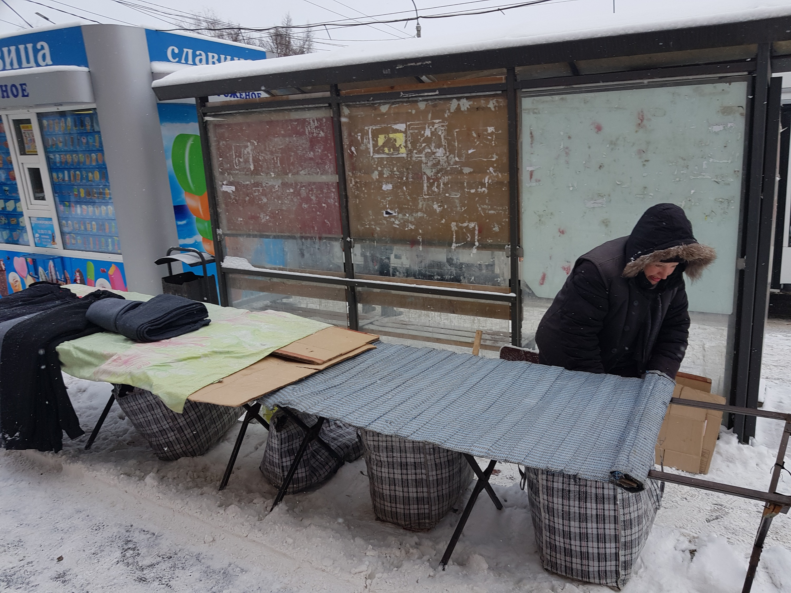 Свои товары тут ежедневно раскладывали 15 человек Свои товары тут ежедневно раскладывали 15 человек