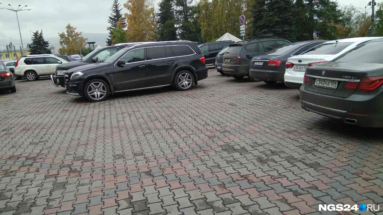 Автомобиль одного из богатейших строителей Красноярска