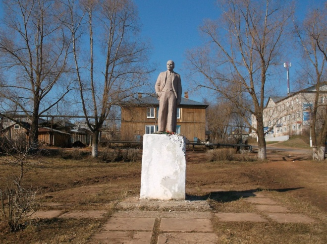 Ленино пермский край. Памятник Ленину в Карабаше. Карагайский район Пермский памятник. Памятники в Карагае. О памятник Ленина в городе Карабаше.