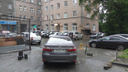 «Я паркуюсь как чудак»: водитель на «Камри» ООО угрожает разбить машины
