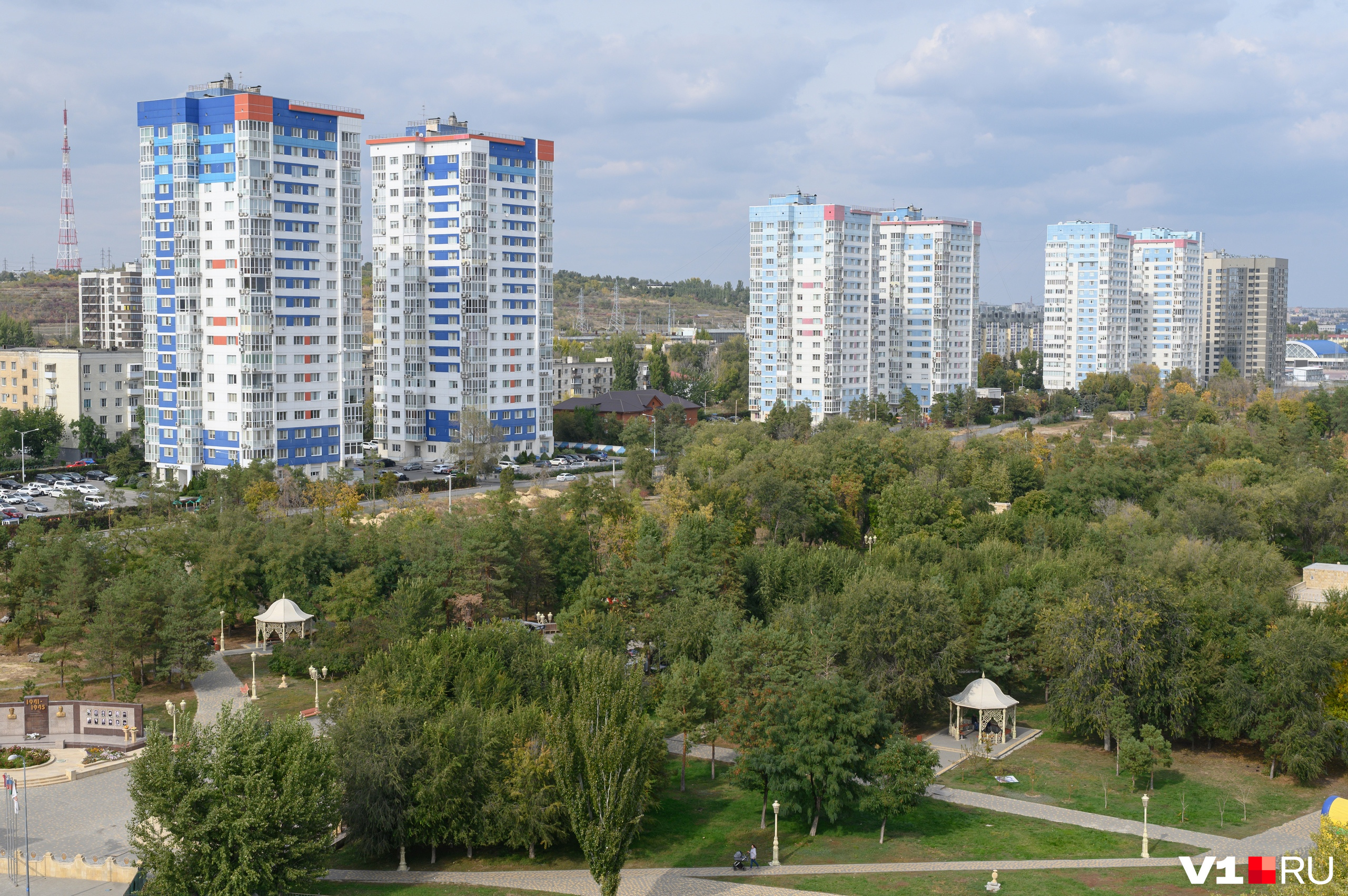 Волгоградская дом. Черниковакие высотки фото.