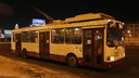 В Челябинске запустили новогодние трамваи и троллейбусы