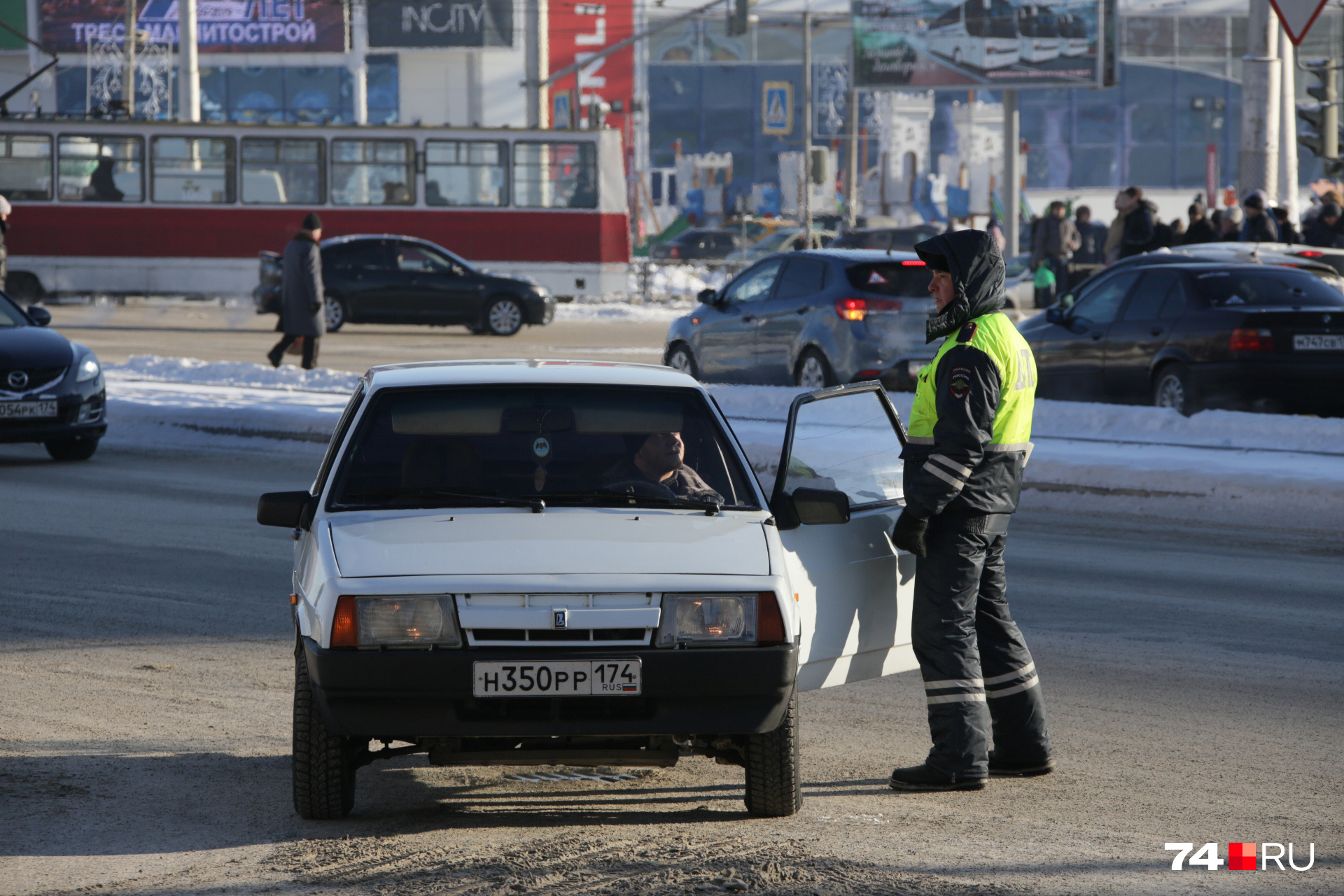 К месту происшествия полиция никого не подпускает К месту происшествия полиция никого не подпускает