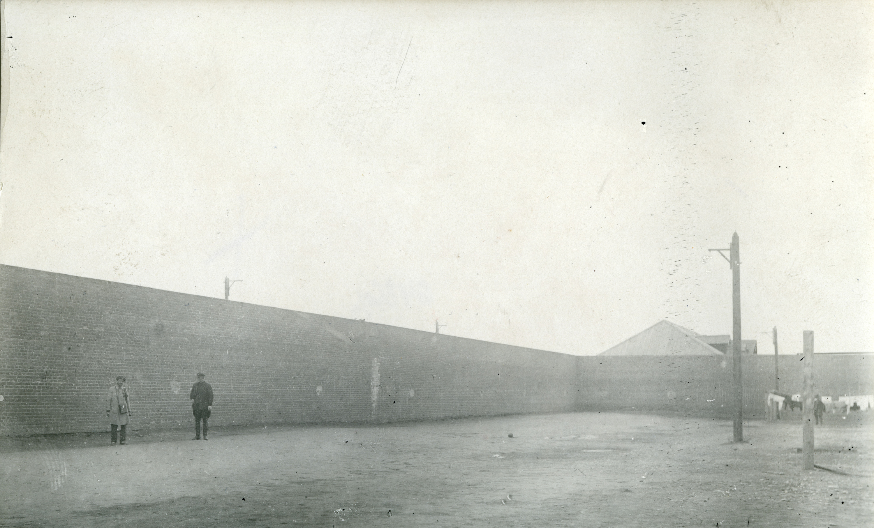 Вид двора Минусинской тюрьмы, 1918 год