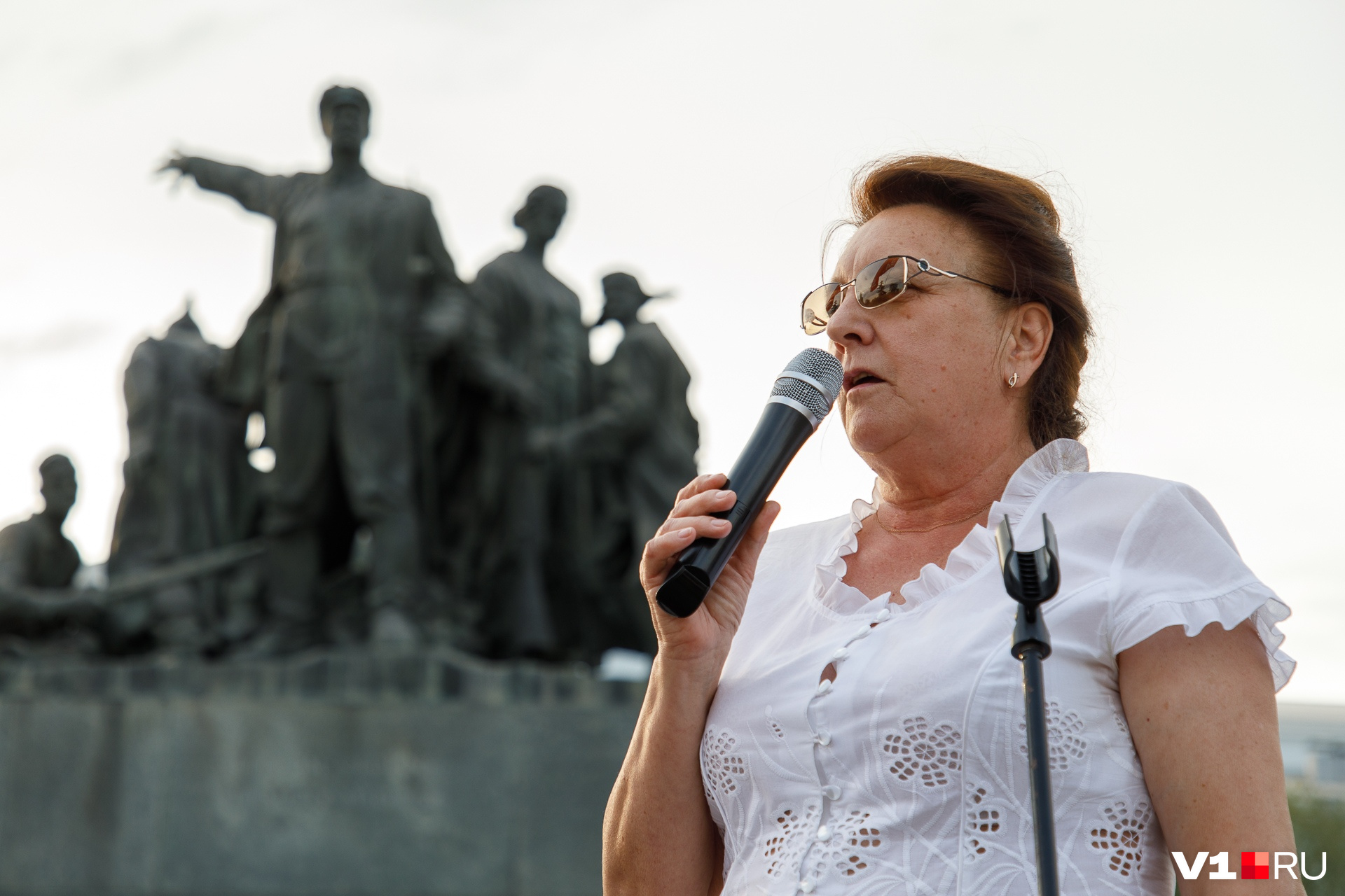 Лидер волгоградских коммунистов пела гимн СССР и собирала подписи за референдум 