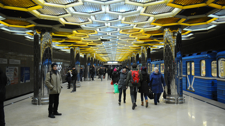 «Машина в будни больше не нужна»: уральские предприниматели пересели на метро