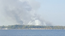 Дым видно из Самары: на острове Поджабном вспыхнула трава