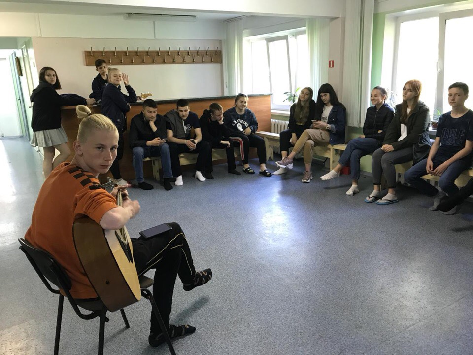 В «Гренаде» отдыхает творческая молодежь В «Гренаде» отдыхает творческая молодежь