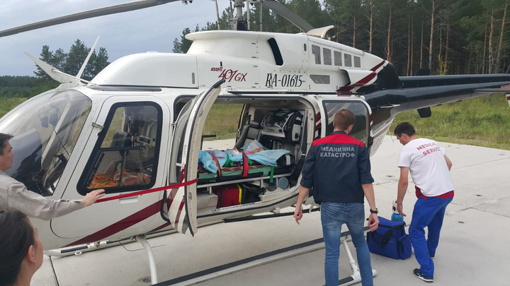 В Екатеринбург из Серова на вертолёте отправили полуторамесячного малыша