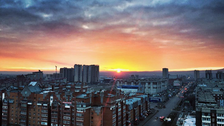 Любуемся морозным восходом солнца над Красноярском