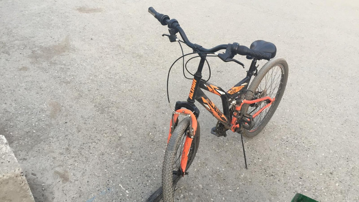 В центре Перми внедорожник сбил 24-летнюю велосипедистку