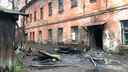 Пожар в центре Ярославля: из здания увозят тела погибших