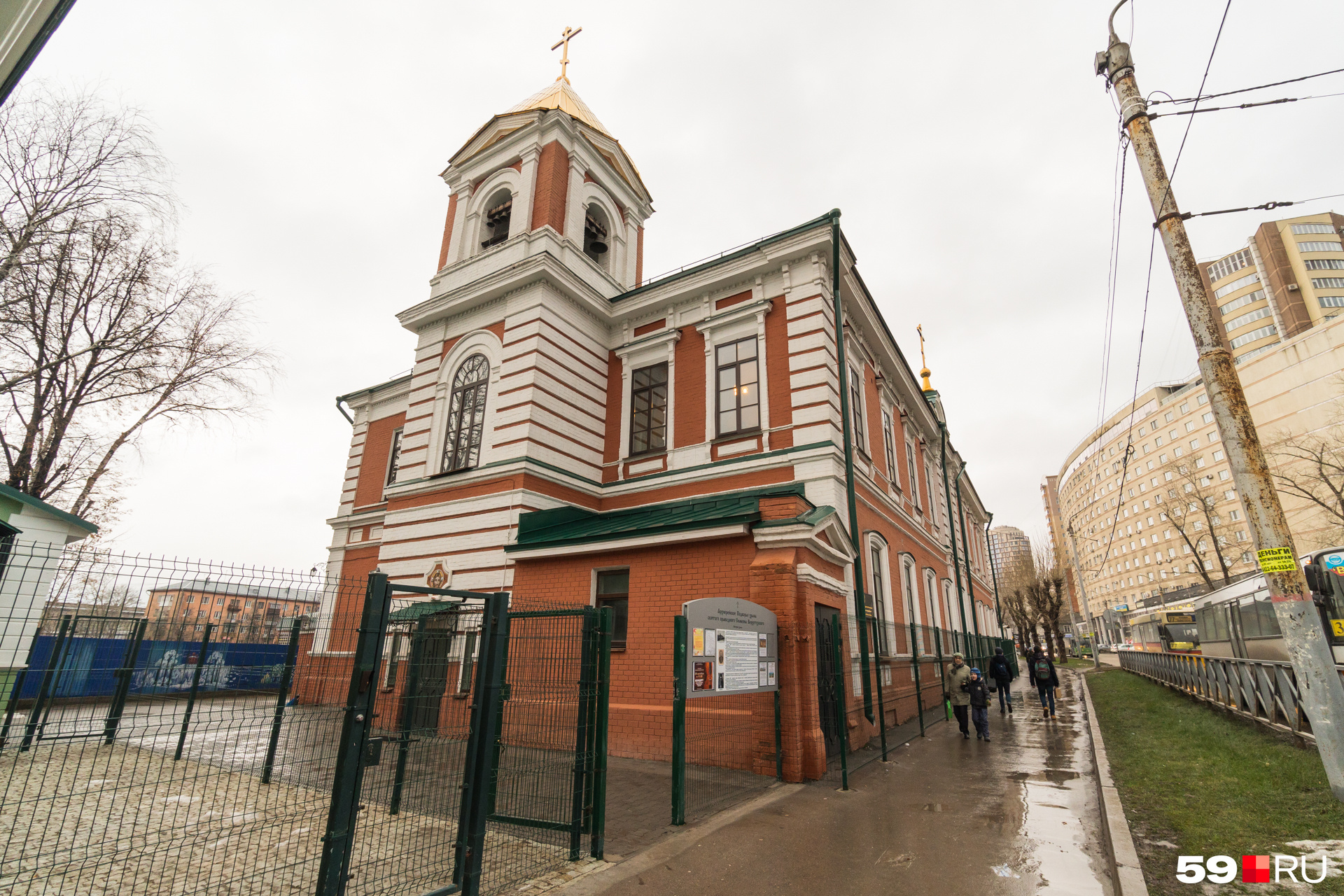 «Колыбель» находится в помещении православного храма, но помогают там людям с любым вероисповеданием
