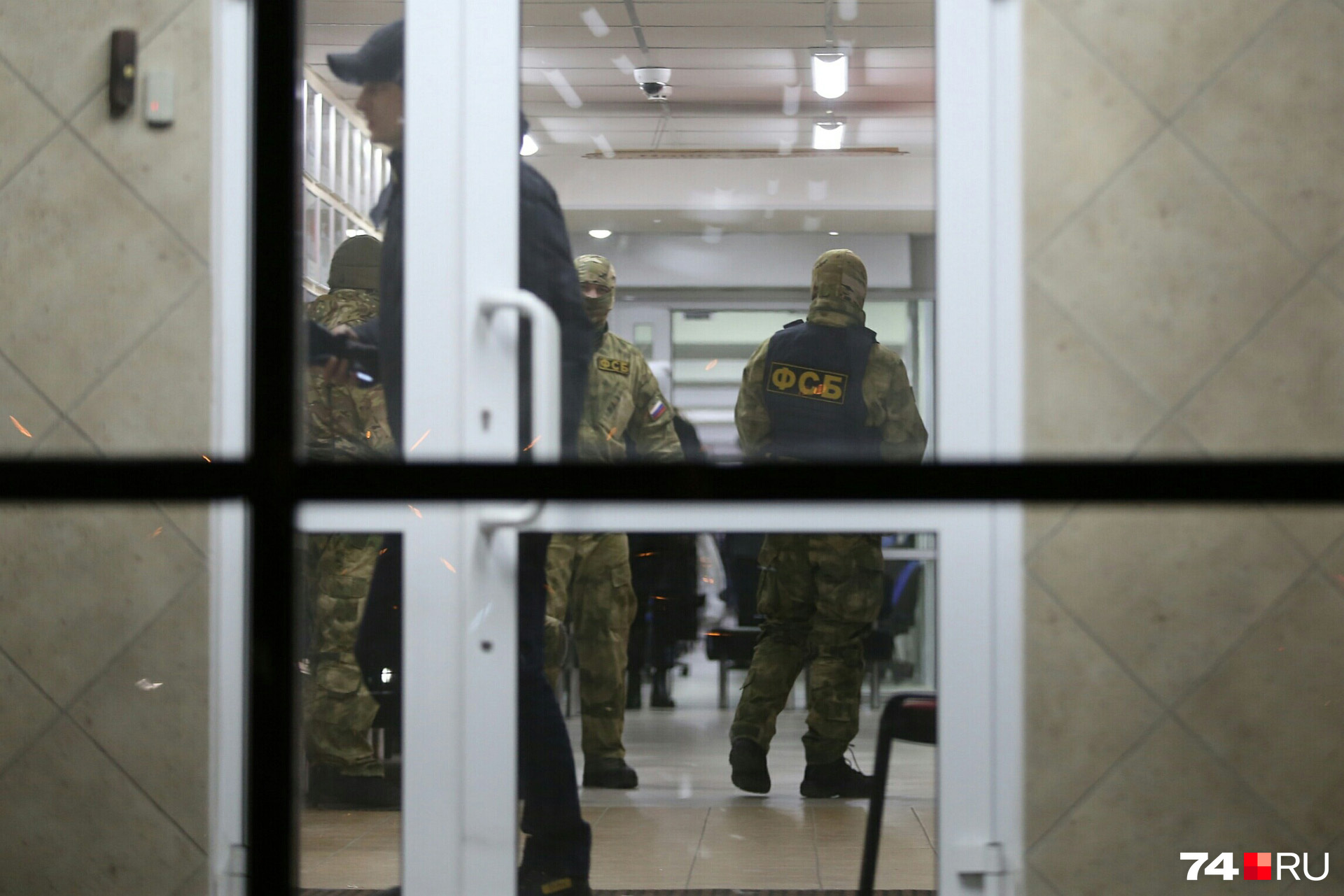 Обыски ФСБ прошли в офисе и на всех складах компании «Красное и Белое» 26 декабря
