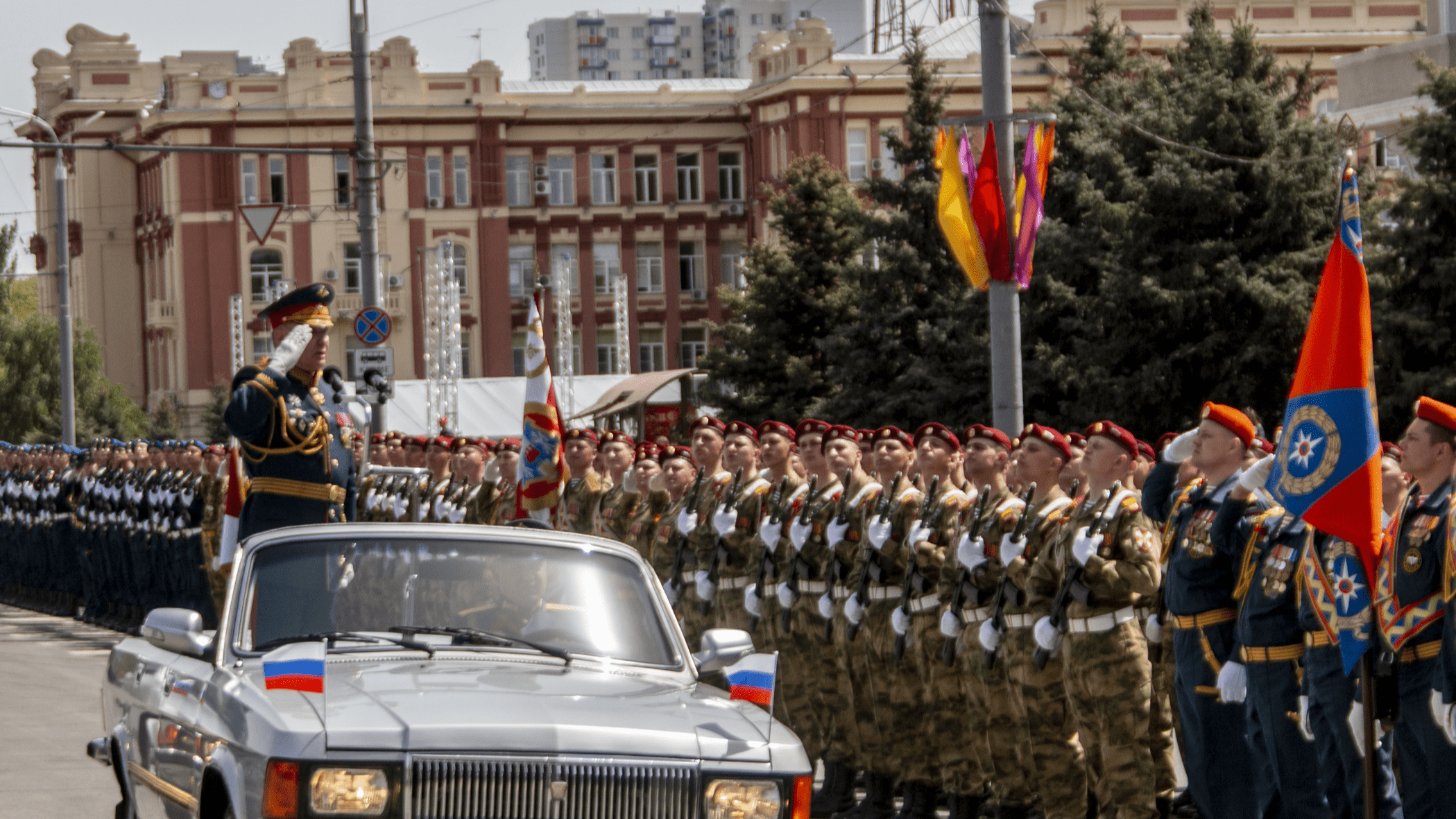 Купить победу в ростове. Генеральная репетиция парада Ростов на Дону. Парад на театральной площади в Ростове на Дону. Парад 2019 в Ростове на Дону. Парад Победы Ростов на Дону 2019.