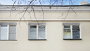 В школе Лебяжьевского района заменят старые окна на новые