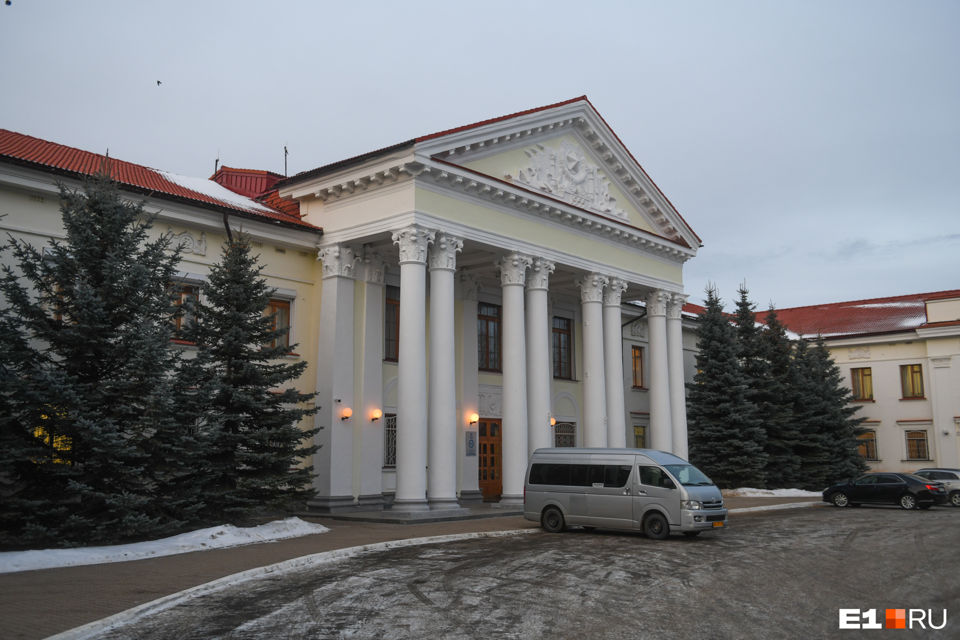 Снимать на предприятии можно только с определенных ракурсов 