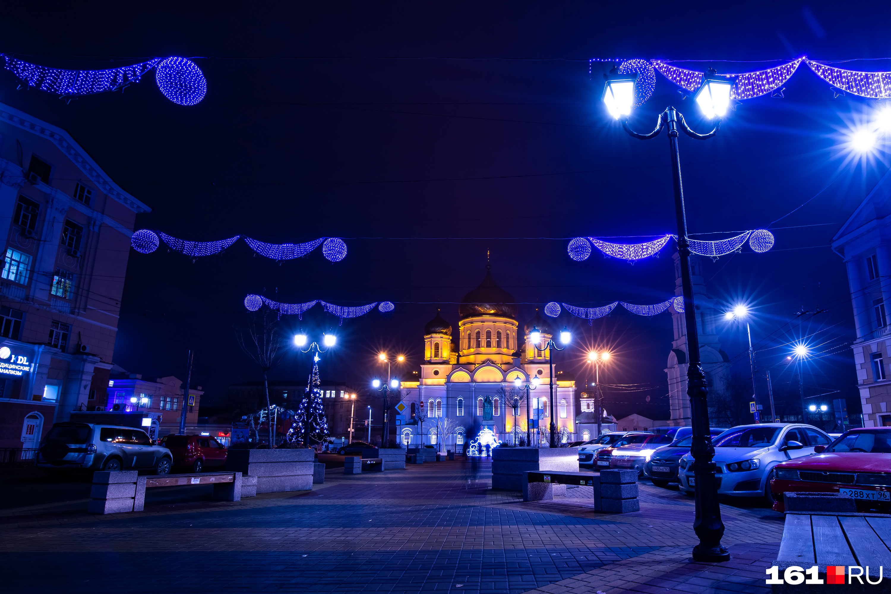 По пути на Соборную площадь открывается потрясающий вид По пути на Соборную площадь открывается потрясающий вид