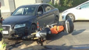 «Два колеса под иномаркой»: на Алма-Атинской Audi столкнулся с мотоциклом