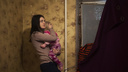 «Из Москвы приехали разобраться»: власти начали ремонт в жуткой квартире для ребёнка-инвалида