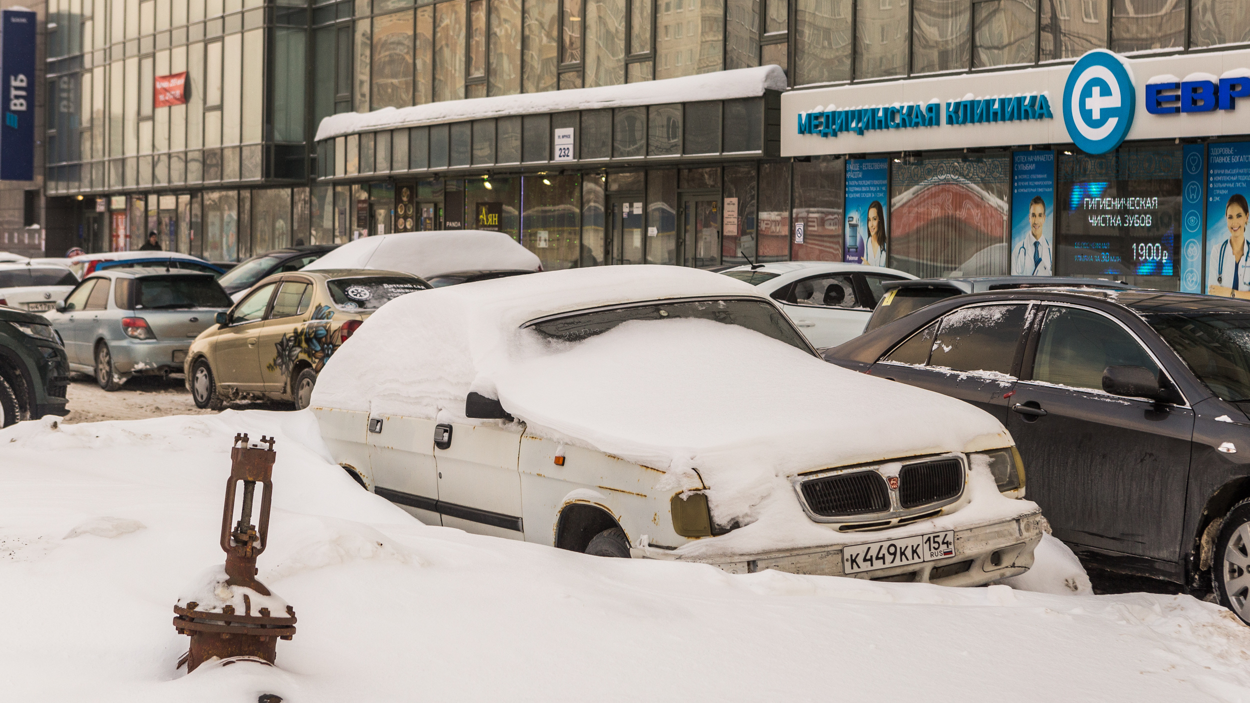 Нгс авто. Брошенные машины. Брошенные автомобили Новосибирск. Кладбище машин в Новосибирске. Брошенные автомобили ЮЗАО.