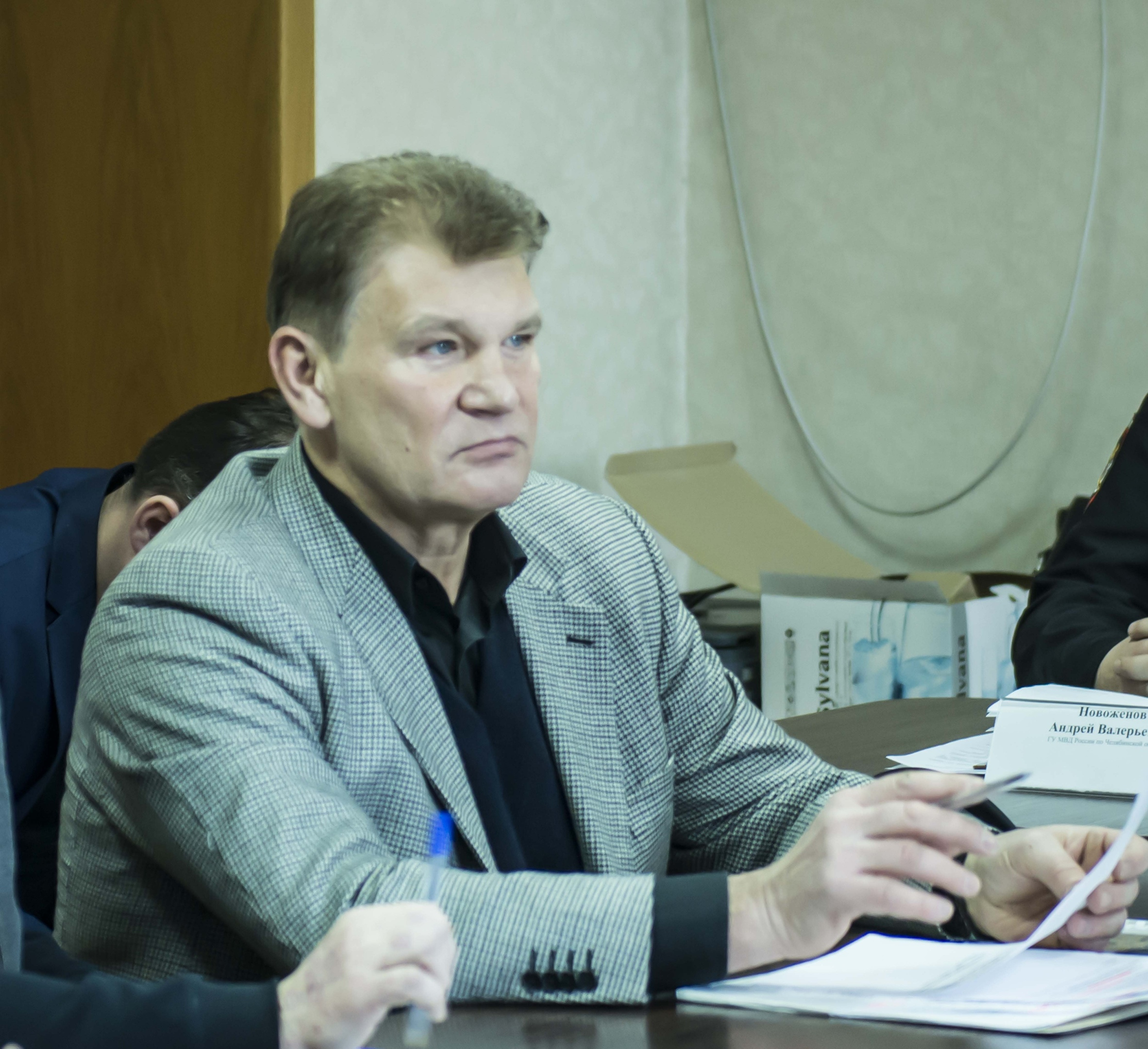 На встречу с жителями пришёл застройщик Павел Бессолицын На встречу с жителями пришёл застройщик Павел Бессолицын