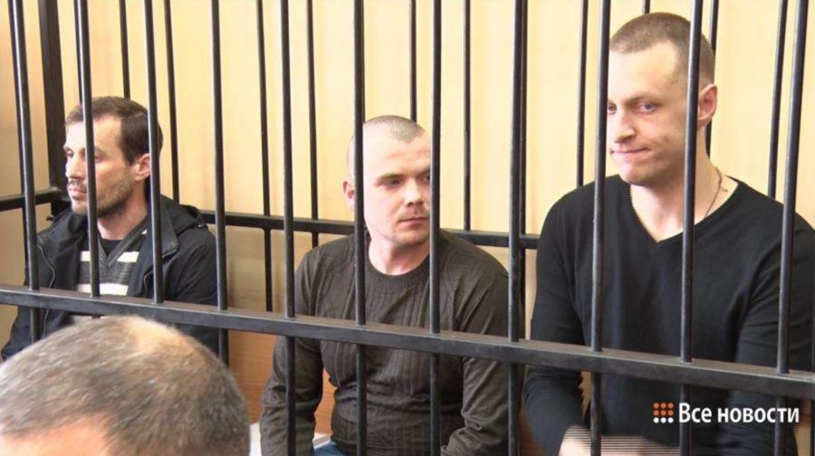 Оперативники Ялунин, Панов и Быков не признают своей вины и говорят, что Головко избили еще во время задержания