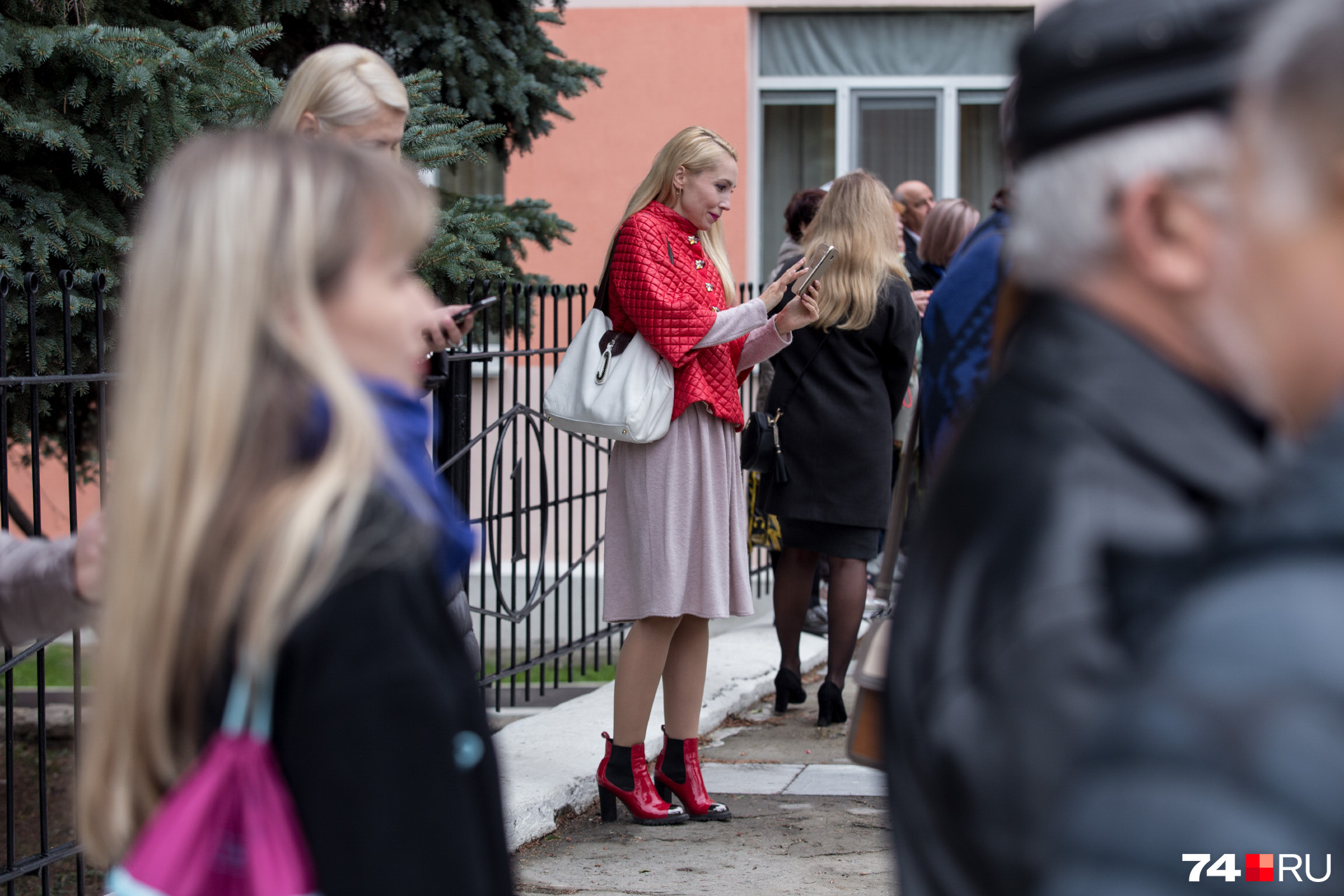 Мамы тоже принарядились ко Дню знаний Мамы тоже принарядились ко Дню знаний
