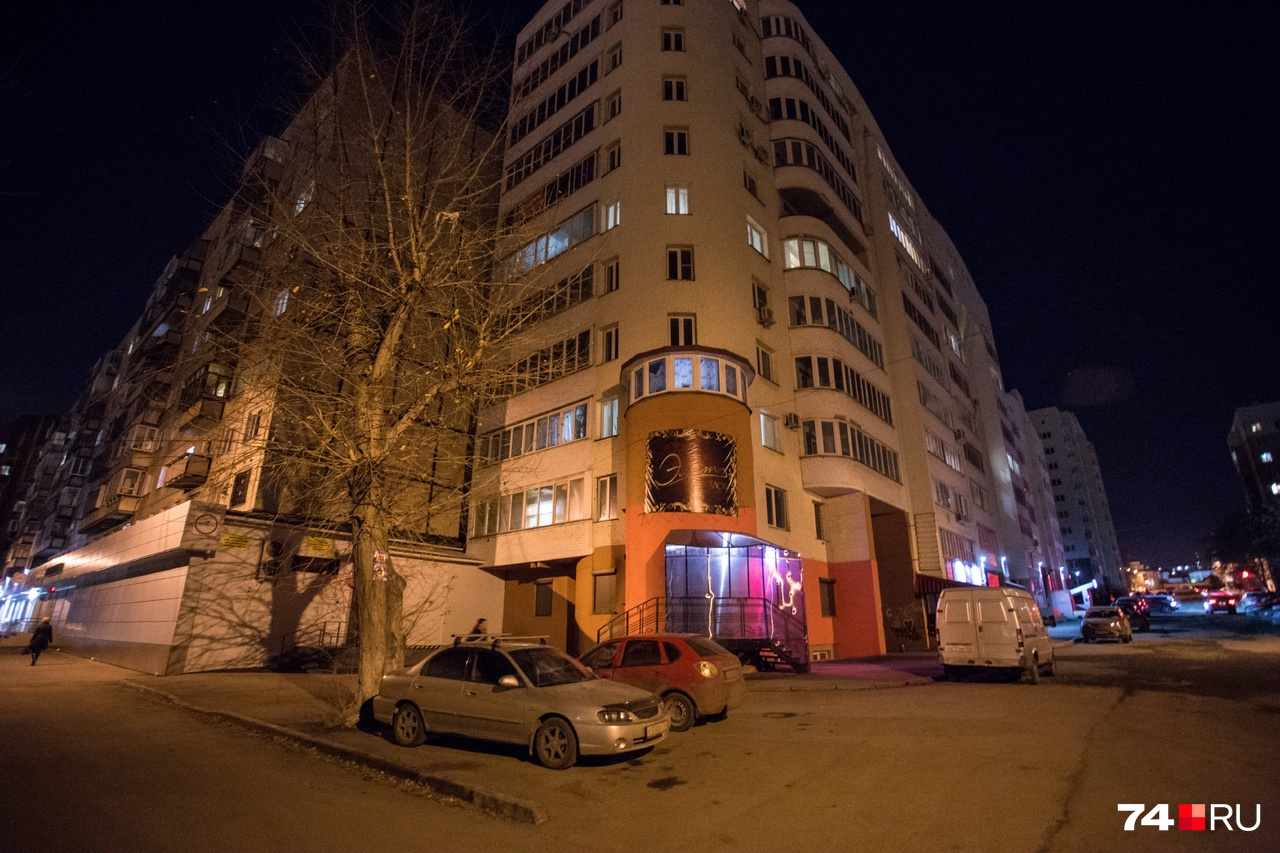 Если пойти прямо в горку, можно упереться в православный собор Если пойти прямо в горку, можно упереться в православный собор
