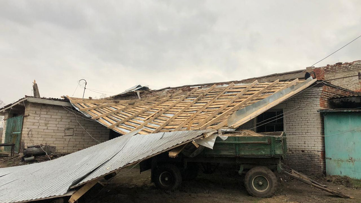 Ураганный ветер в Башкирии за сутки повредил 27 зданий