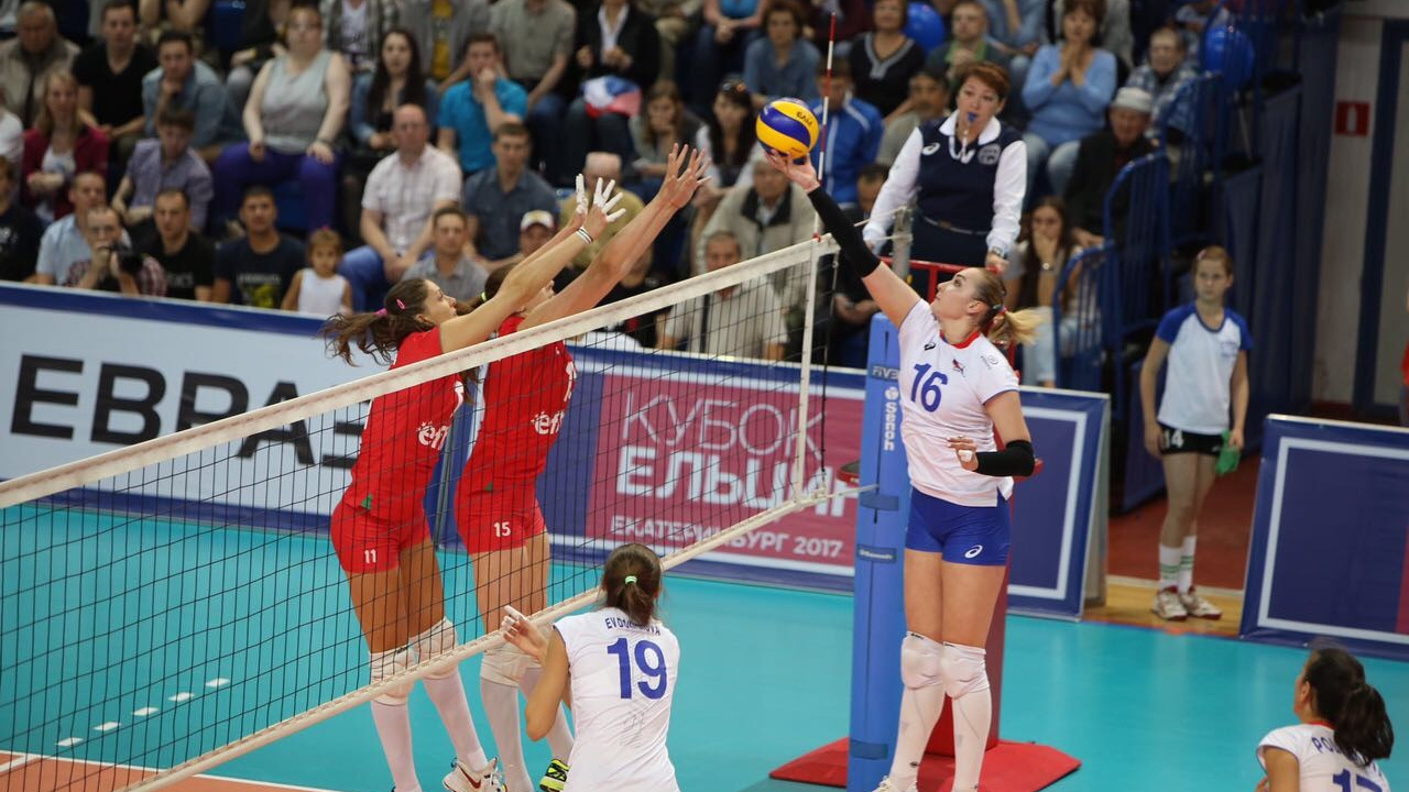 Третья победа подряд: женская сборная России по волейболу обыграла Болгарию на Кубке Ельцина