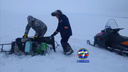 Рыбак провалился в глубокий снег на Обском море