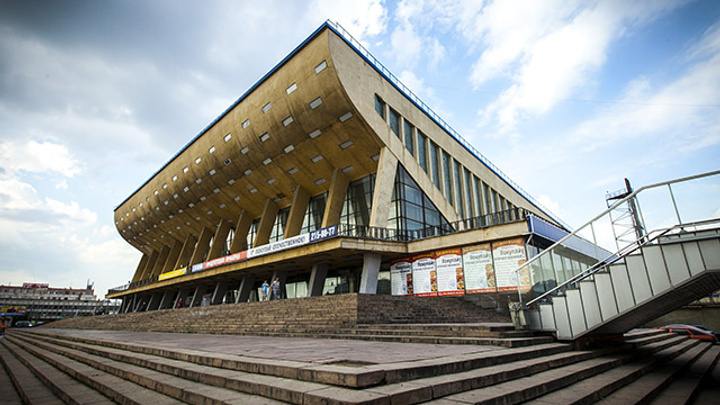 Дворец спорта в центре Челябинска наказали за выбросы