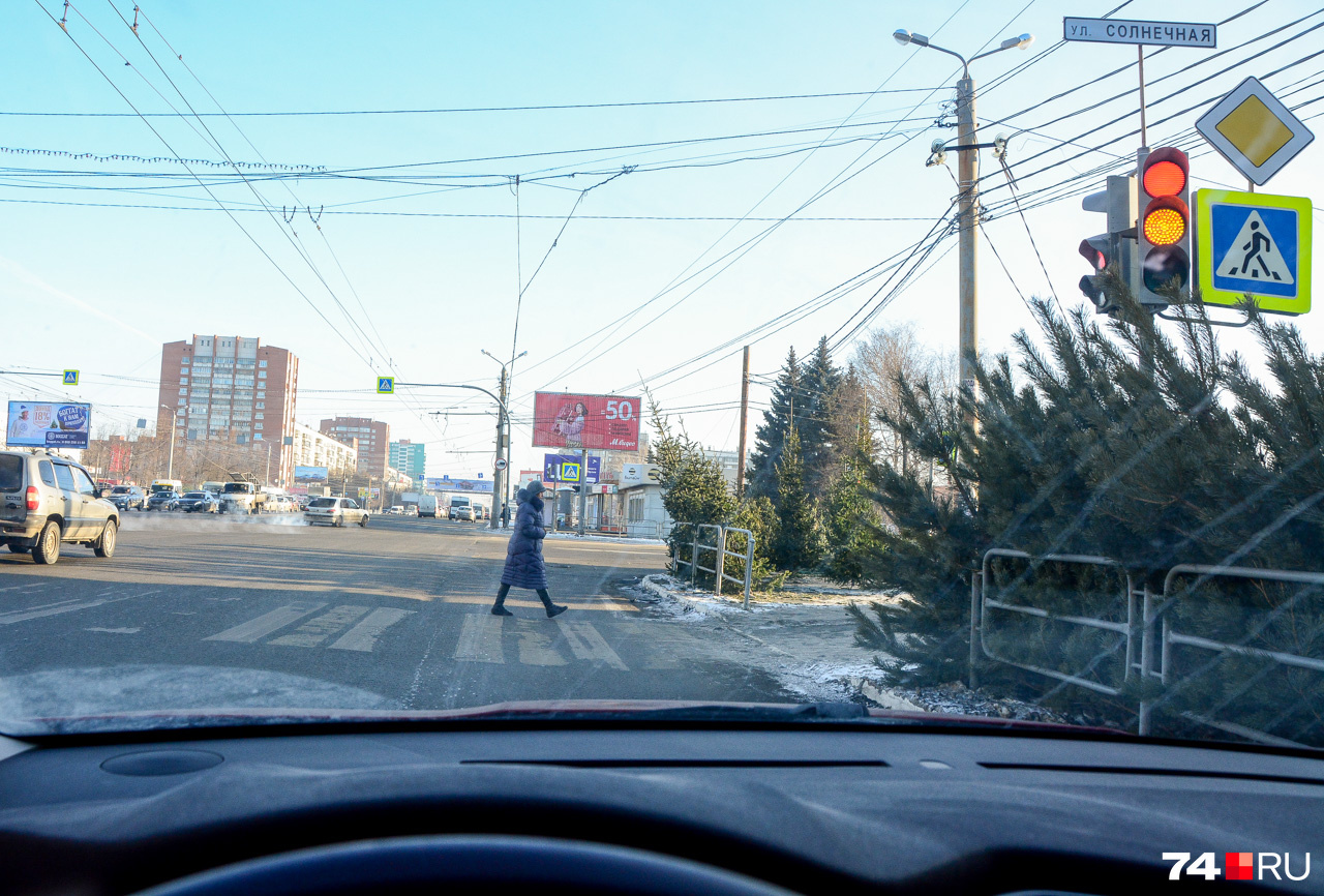 На Комсомольском — Солнечной при повороте направо ничего не видно<br>