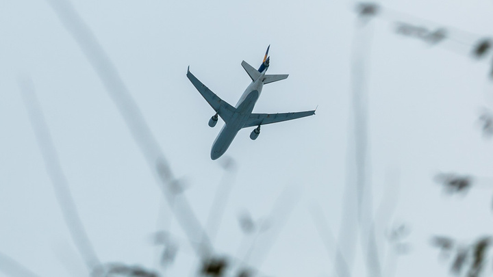 Самолёт в Норильске вернулся в аэропорт из-за срабатывания датчиков дыма