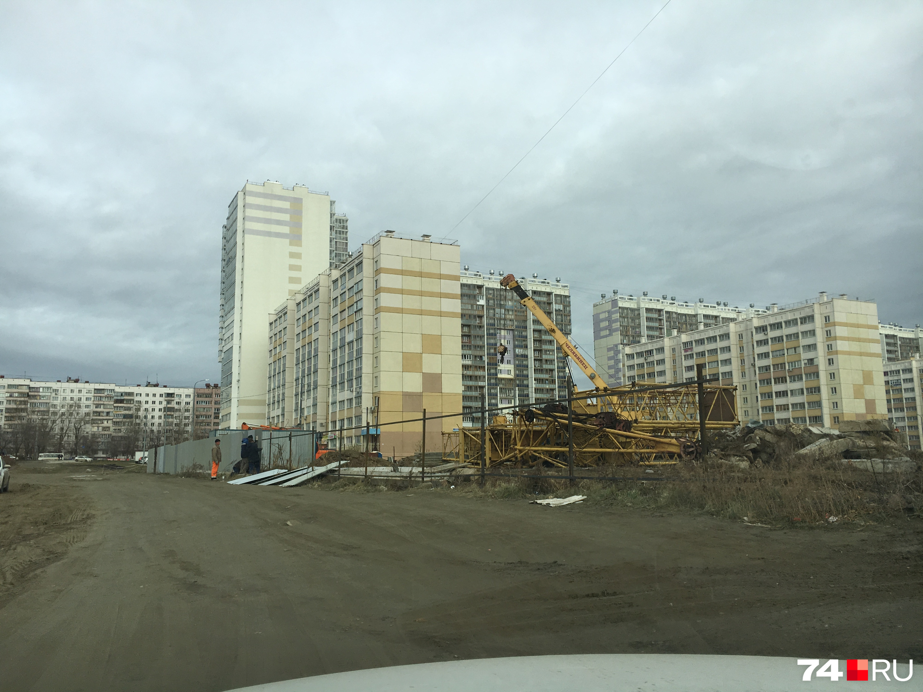 Строители приступили к подготовке площадки для фундамента