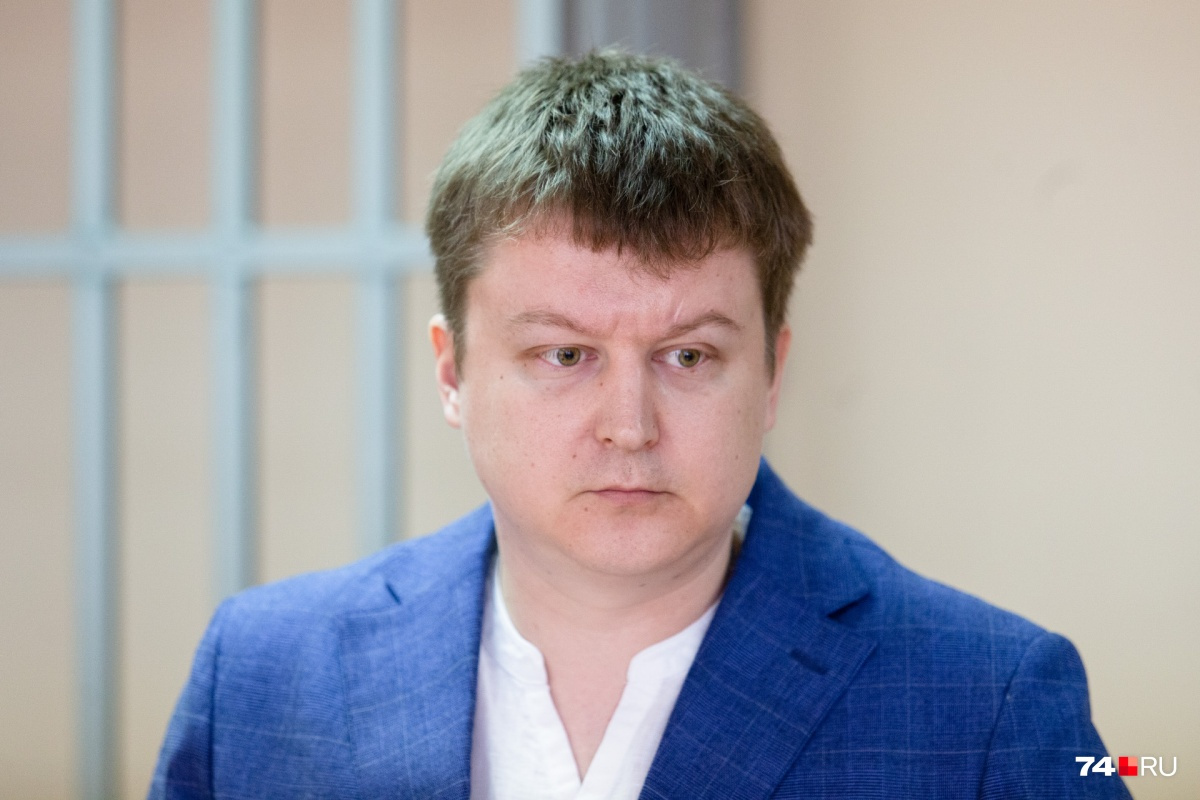 Александр Кислухин в суде 7 марта попросил прощения за смерть пациентки, но решимости посмотреть в глаза её дочери так и не набрался