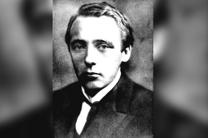В 1920 году в подвале поэтов выступил Велимир Хлебников В 1920 году в подвале поэтов выступил Велимир Хлебников
