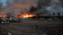 Под Волгоградом вечером загорелась свалка: видео крупного пожара
