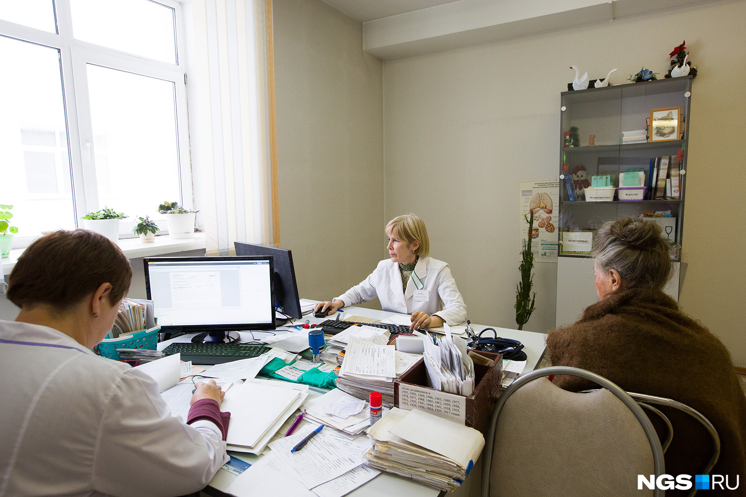 Врачи отмечают, что, если здоровье сильно пострадало, лучше не заниматься самолечением, а лишний раз обратиться к терапевту Врачи отмечают, что, если здоровье сильно пострадало, лучше не заниматься самолечением, а лишний раз обратиться к терапевту
