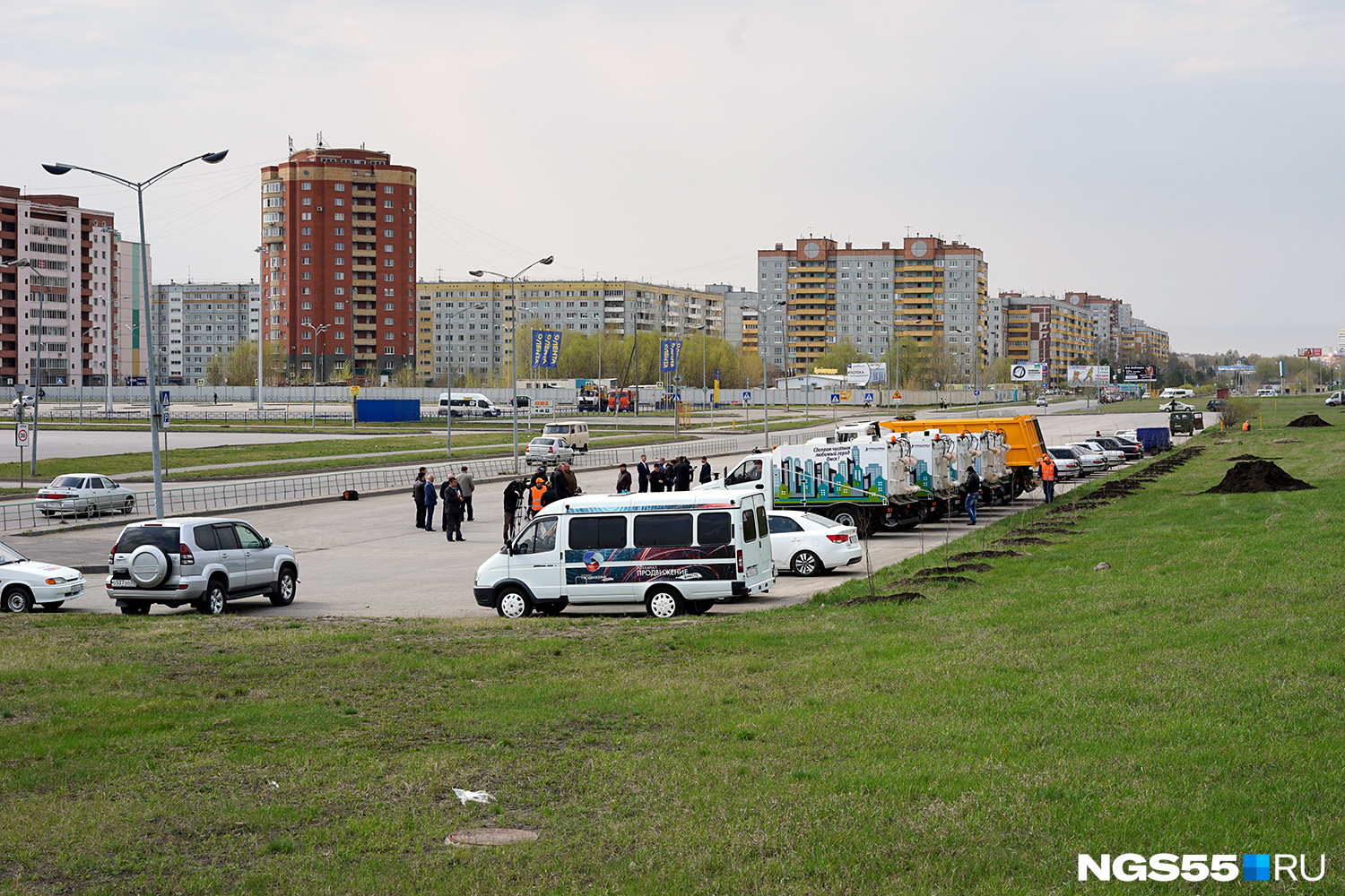 К 20 мая в Омск привезут еще 4 дорожных машины<br>