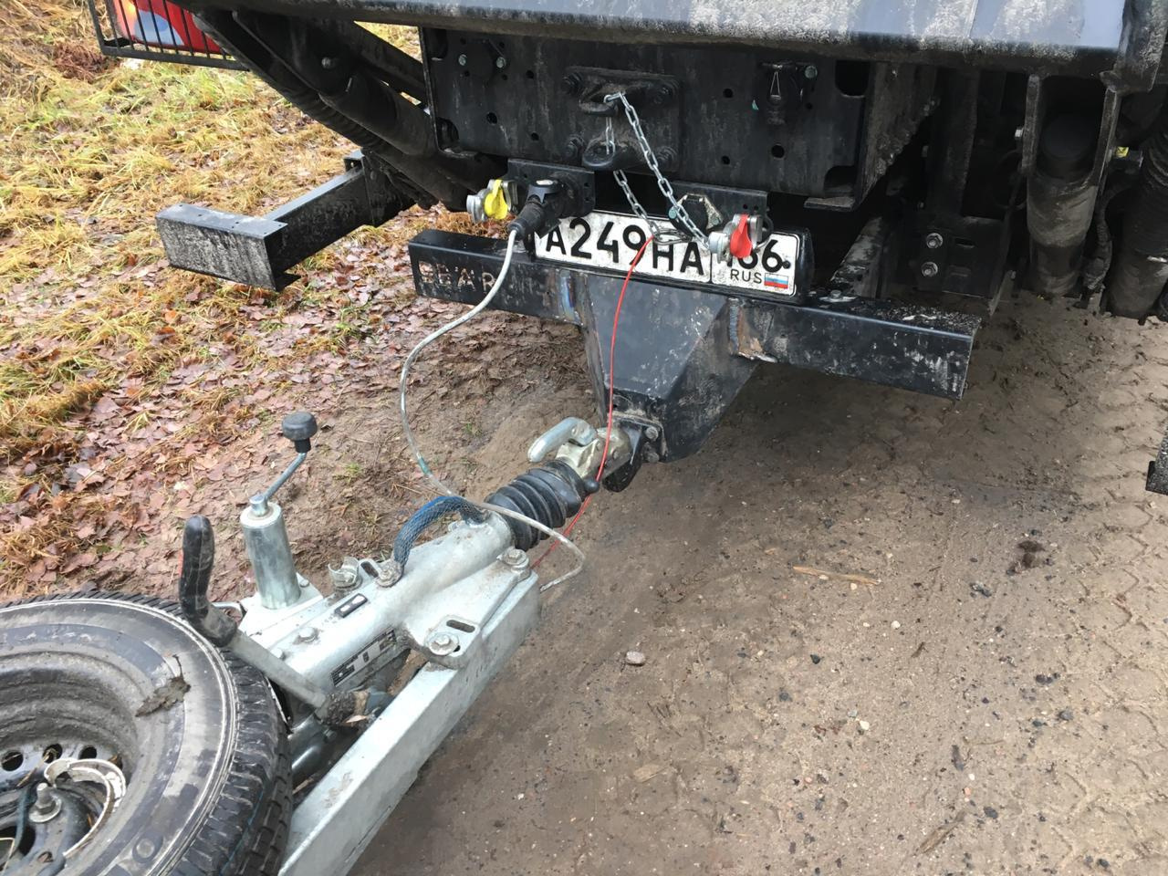 Ремонтировали прицеп в полевых условиях Ремонтировали прицеп в полевых условиях