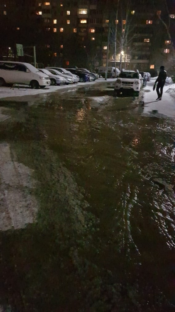 Во дворах домов № 35, № 37 Во дворах домов № 35, № 37