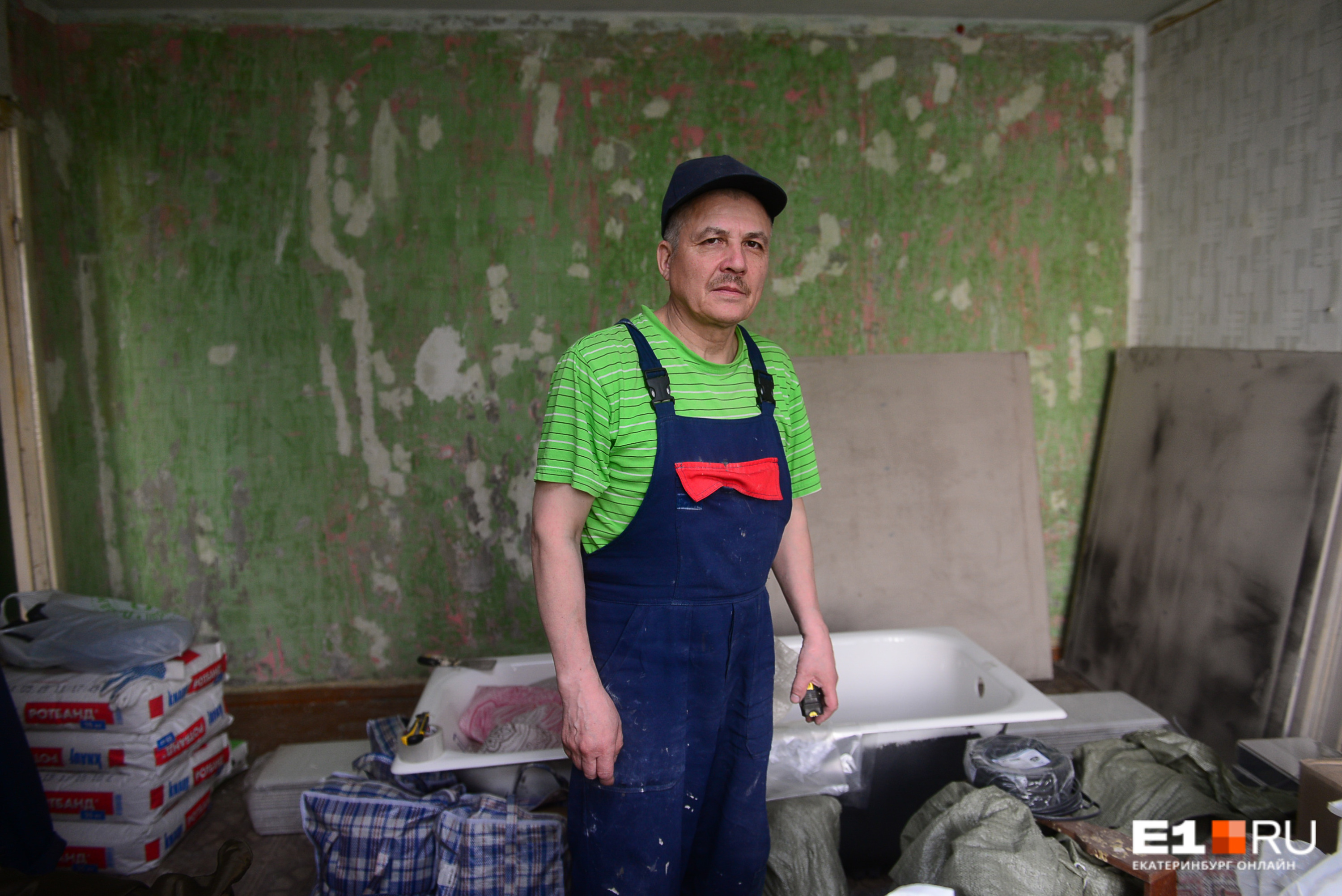 Ильфат Сабирзянов делает ремонт в новой квартире
