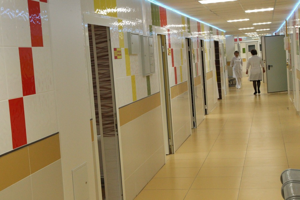 В коридорах власти пора задуматься о судьбе медучреждения, по коридорам которого пока ещё ходят врачи
